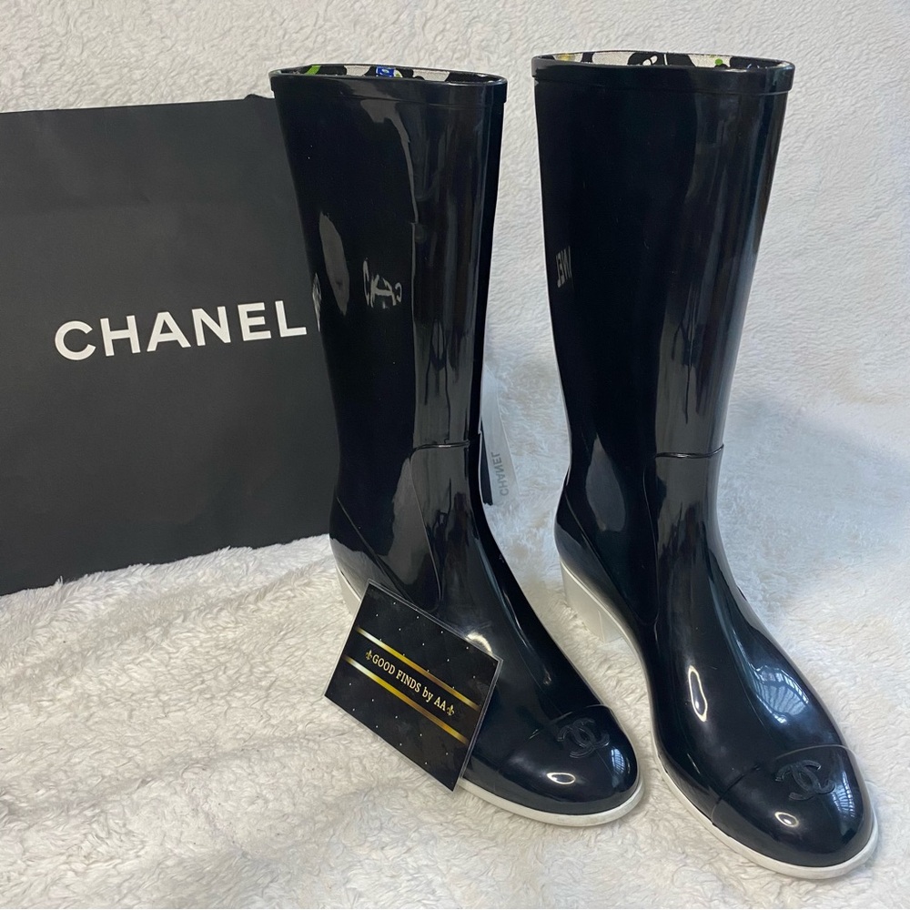 Wellington/ Interlocking Chanel Rain Boots - Size 39 - like new condition
